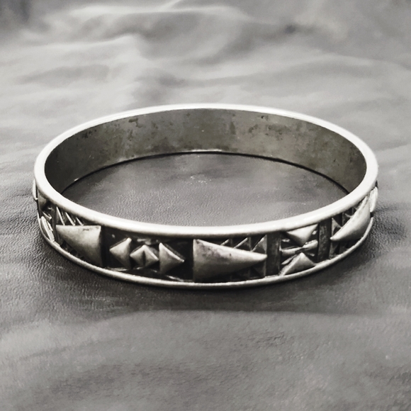 Vintage Silver Tribal Bangle Bracelet - Picture 3 of 4